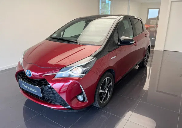 samochody osobowe Toyota Yaris cena 72900 przebieg: 30600, rok produkcji 2019 z Człopa